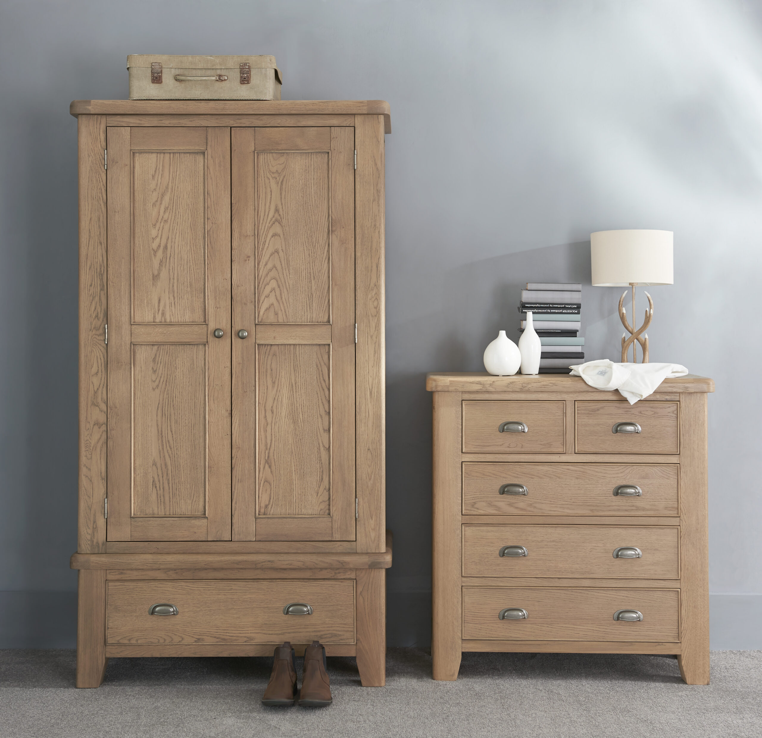 Holborn Dressing Table With Mirror - Image 3