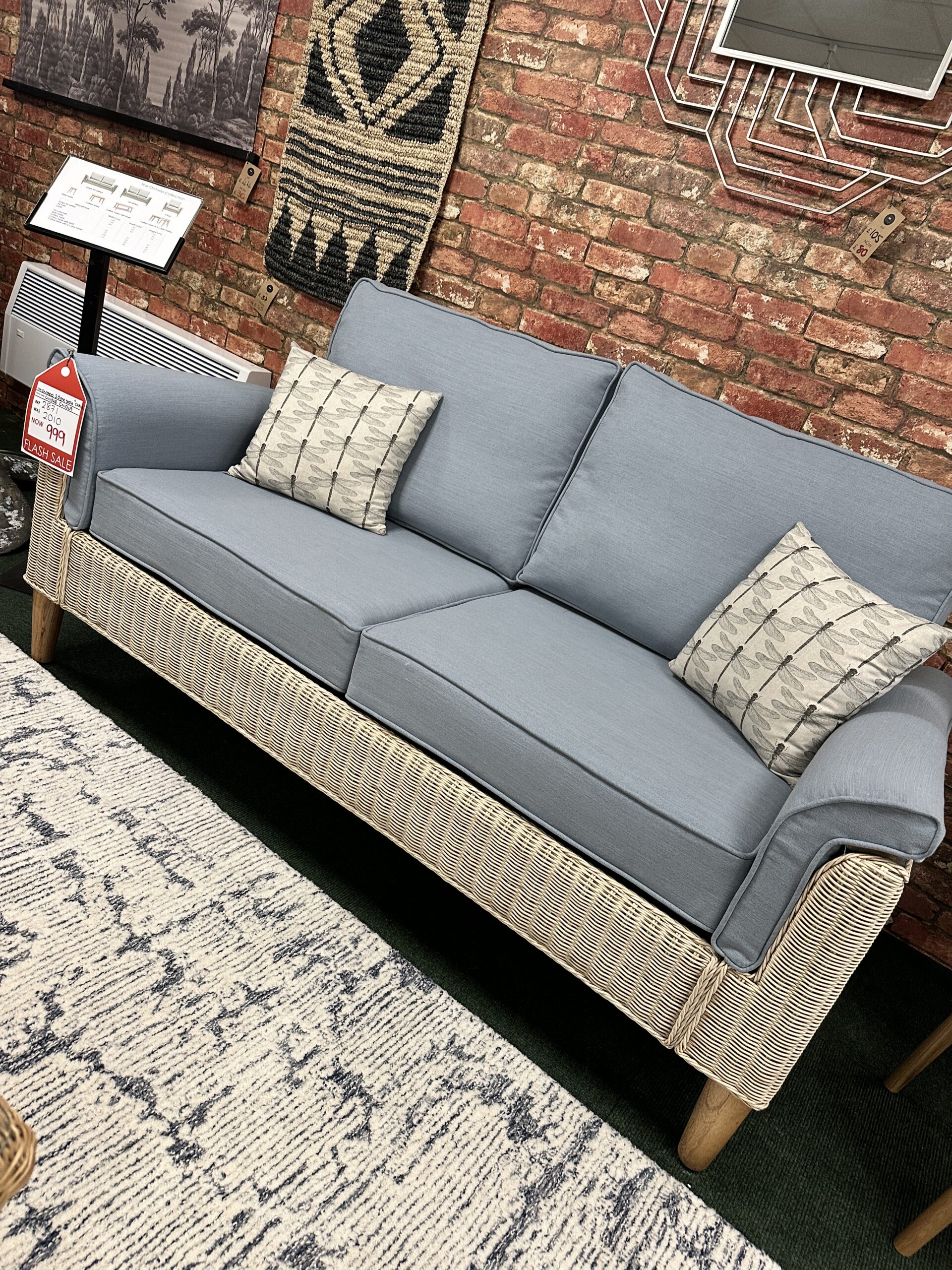 2.5 Seater Sofa & Chair - Image 2